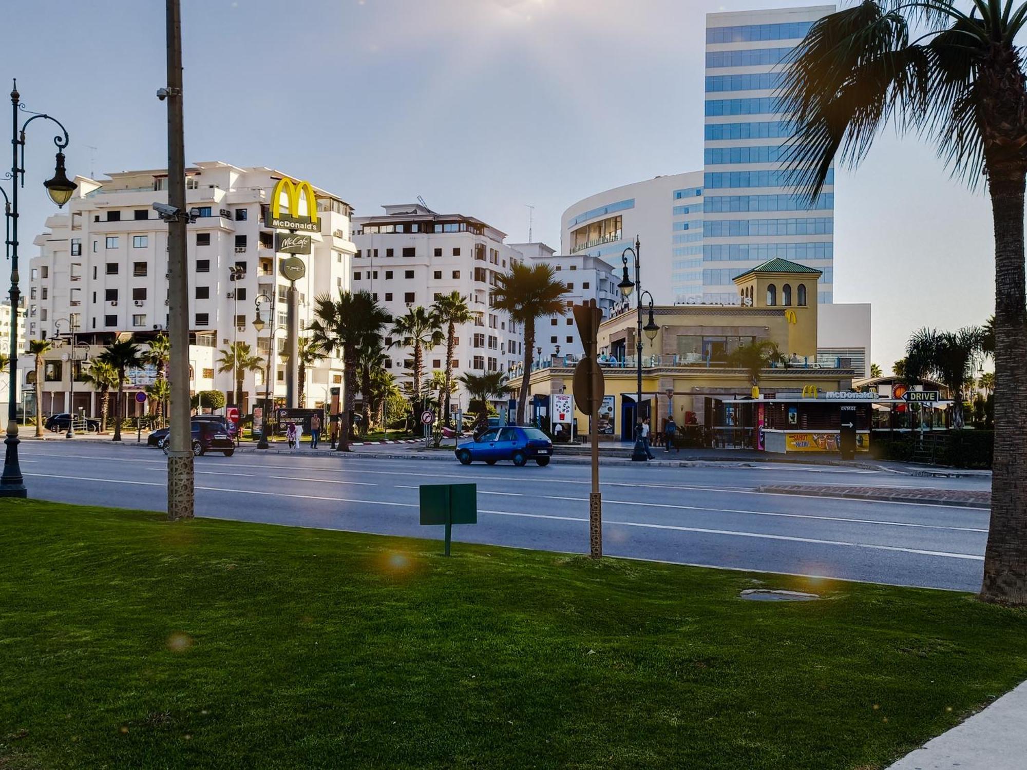 Appartement A Malabata En Face Centre Commercial Megarama & La Gare De Tgv M2 Tangier Bagian luar foto